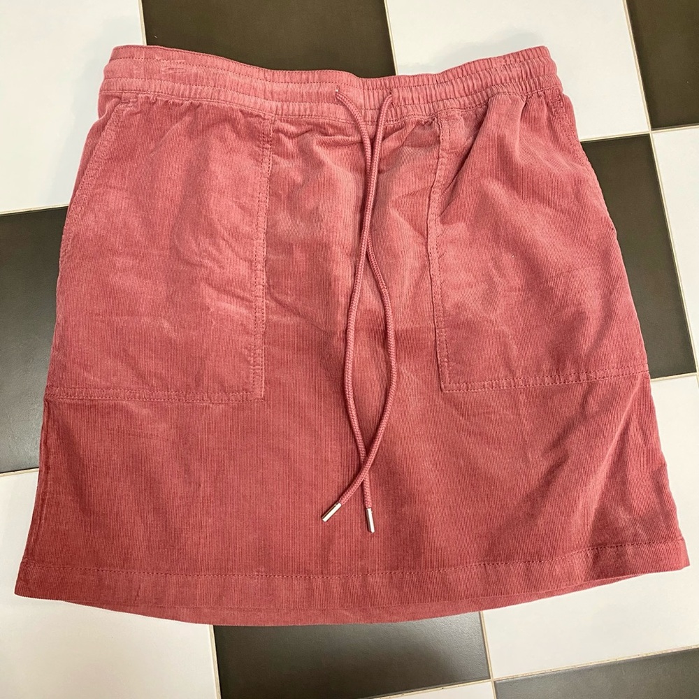 NWT 🏷️ LOFT Mini Skirt in Dusty Rose